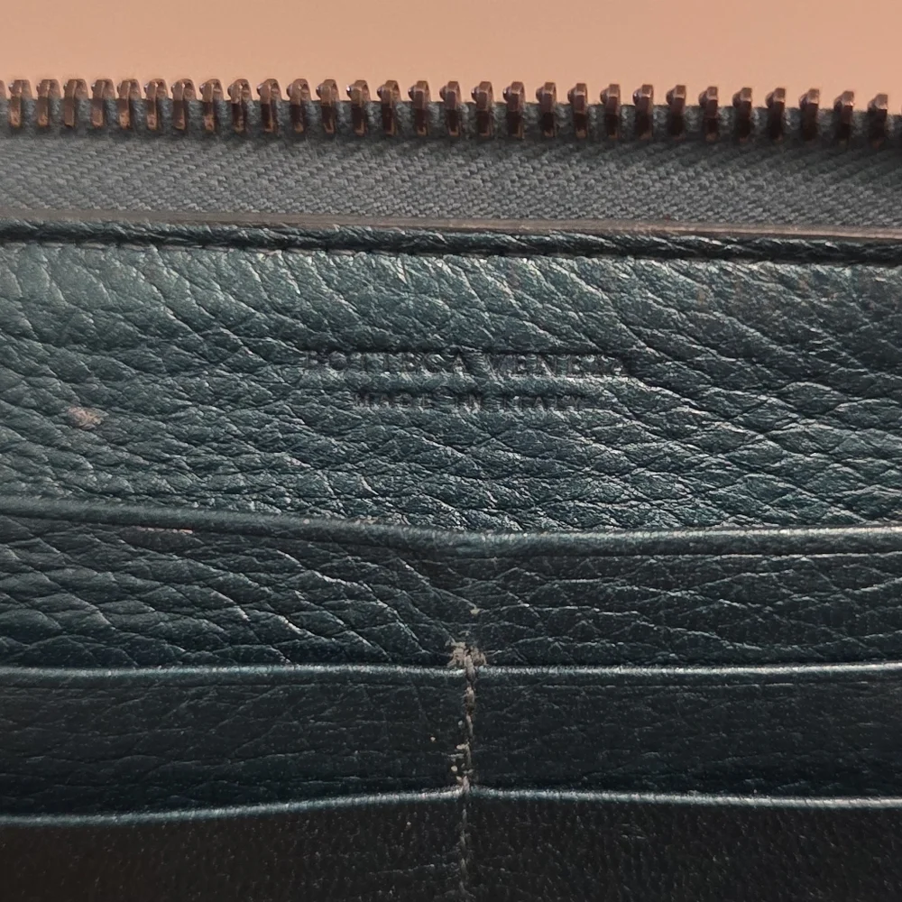 Bottega Veneta Intrecciato Teal Metallic Leather Woven Zippy Wallet 8 Card
